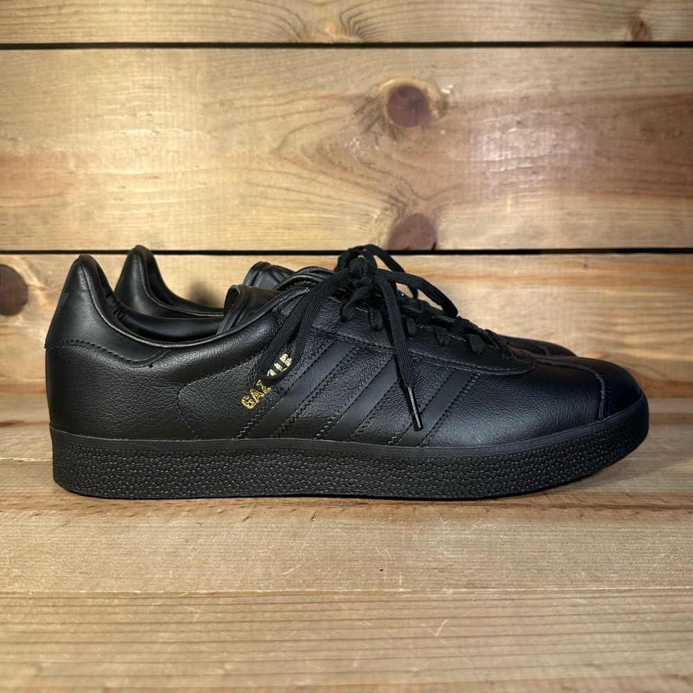 NEW Multi-Size Adidas Gazelle Black Gold Metallic Low Top Lifestyle Shoes BB5497